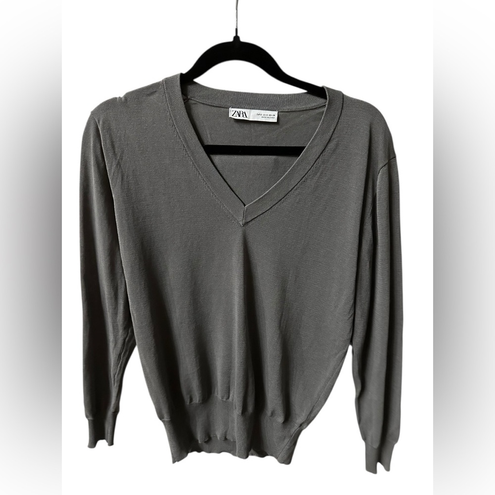 Zara Dark Gray V-Neck Thin Knit Sweater Basic Sz Small